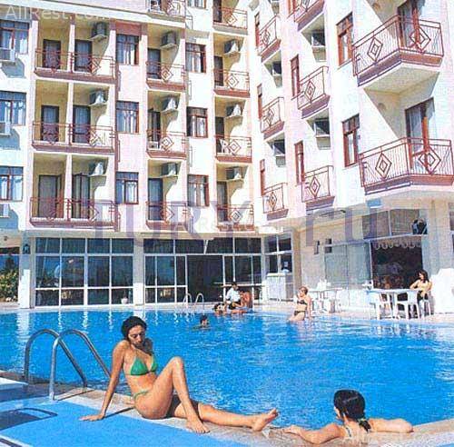 Lara Plaza 2